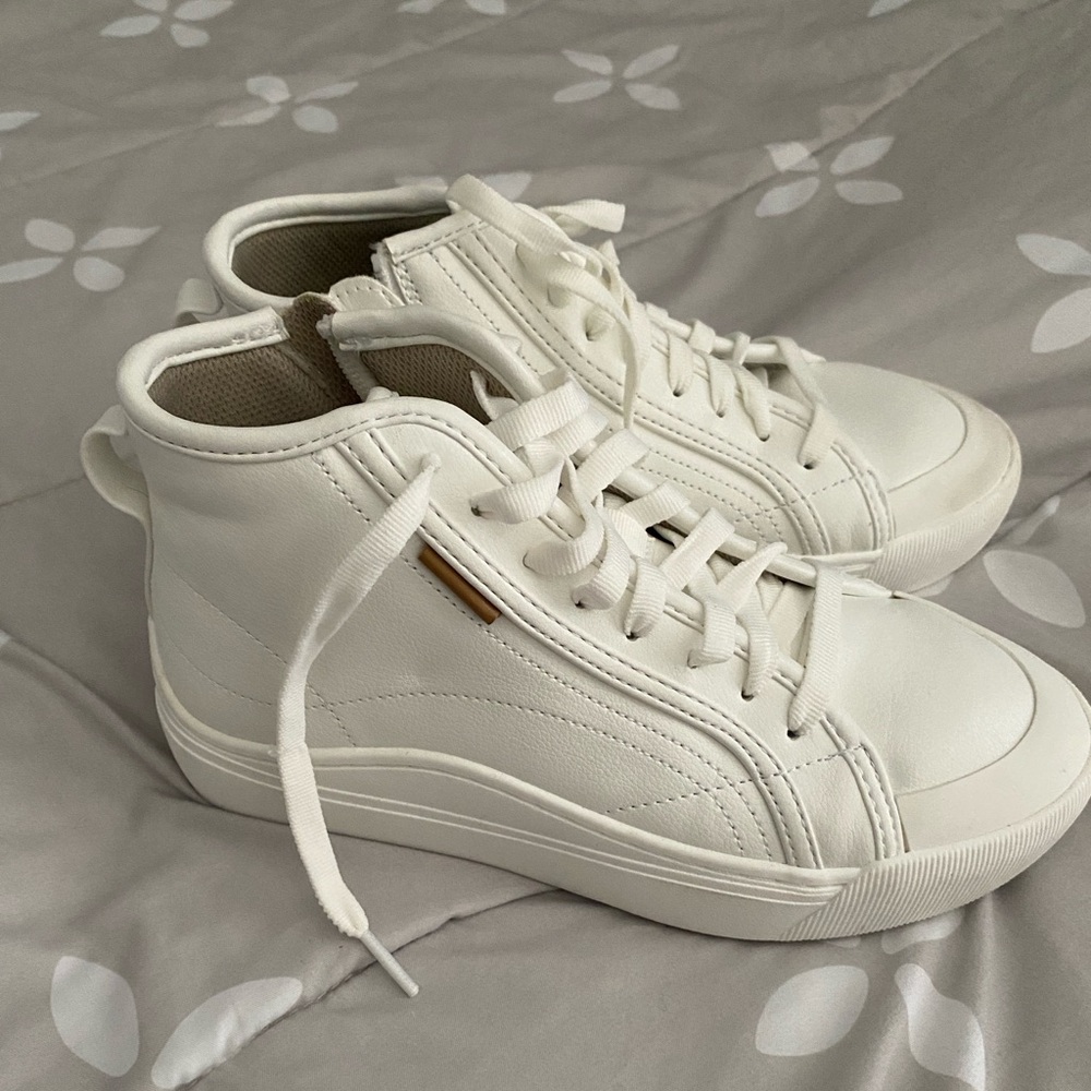 Dr. Scholl’s Women Time Off Hi-Top Platform Sneaker